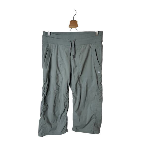 Lululemon Size 8 Studio Crop Pant 18" Unlined in Earl Gray Swift 2-Way Stretch - Picture 1 of 9